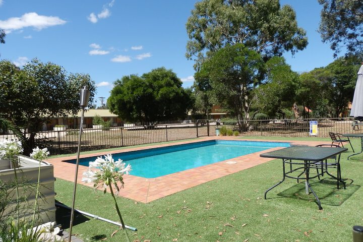 Pool Hotel