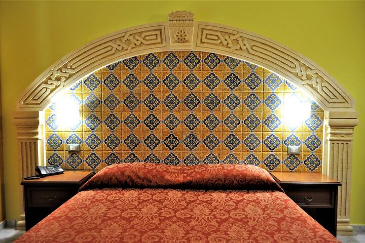 Room 10 of 40