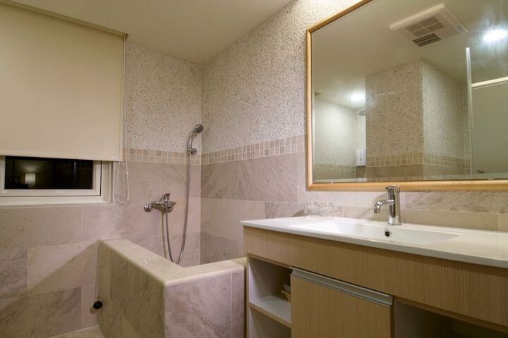 Room 13 of 47