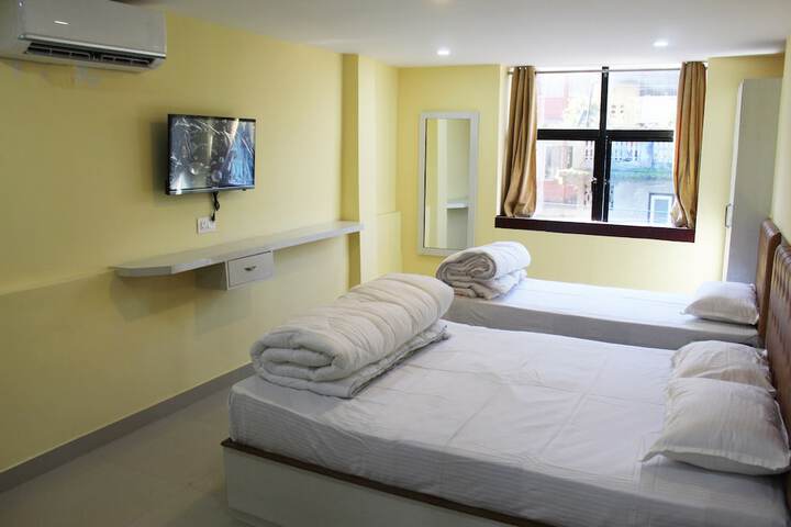 Room 15 of 33