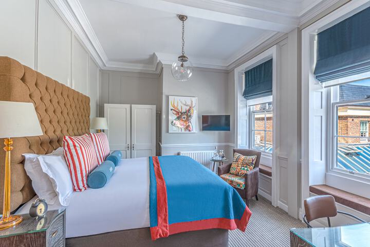 Room 12 of 61