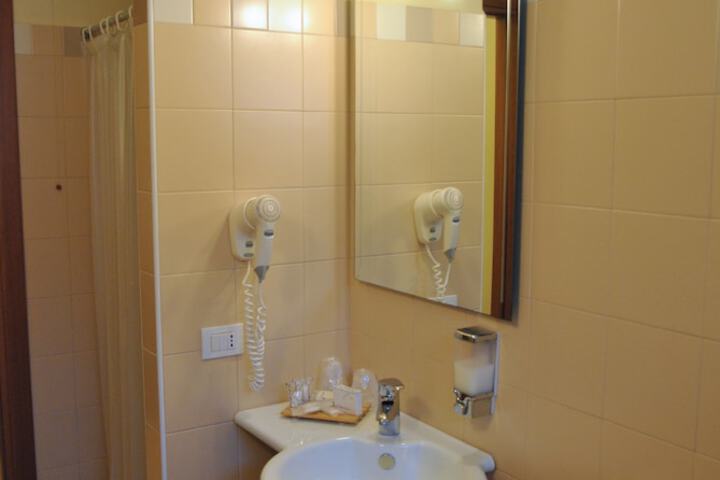 Room 11 of 23