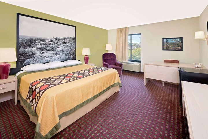1 King Bed (30 of 31)