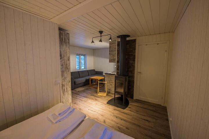 Room 8 of 28