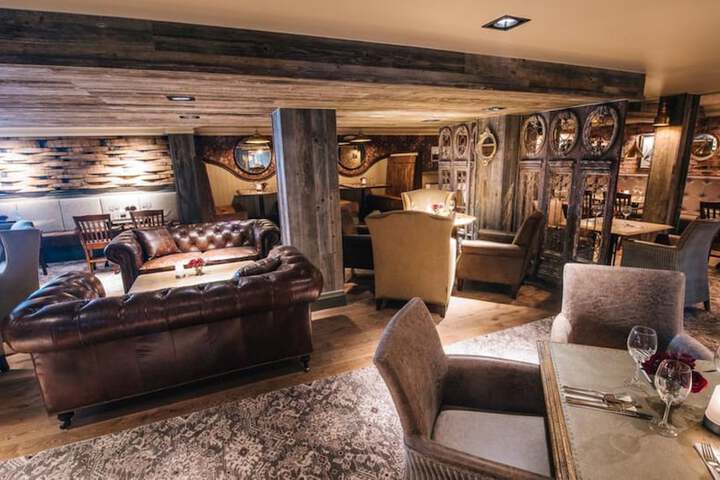 Lounge 57 of 66