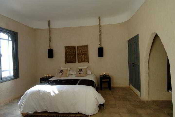 Room 2 of 6