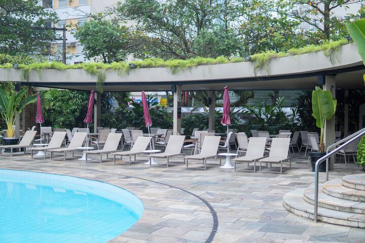 Pool 60 of 128