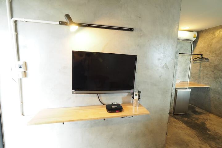 Room 13 of 17