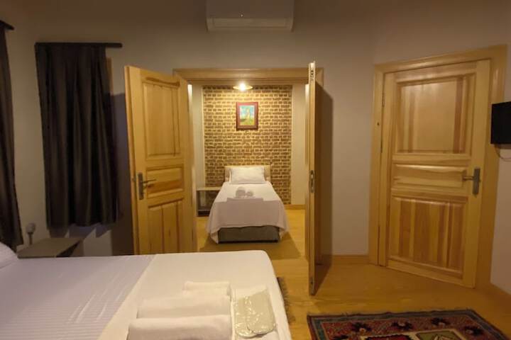 Room 20 of 48