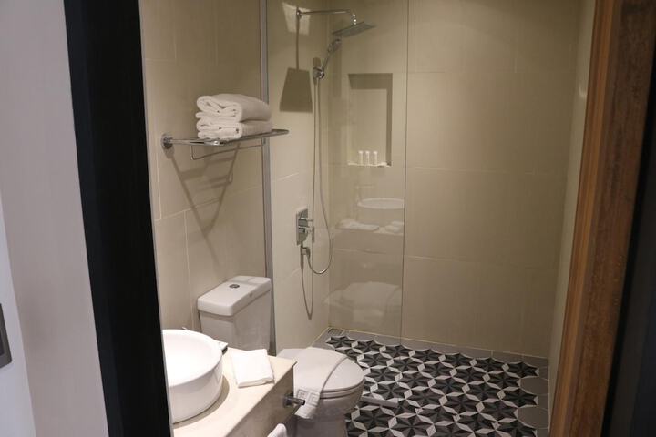 Room 17 of 31