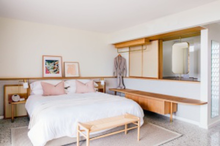 Room 224 of 672