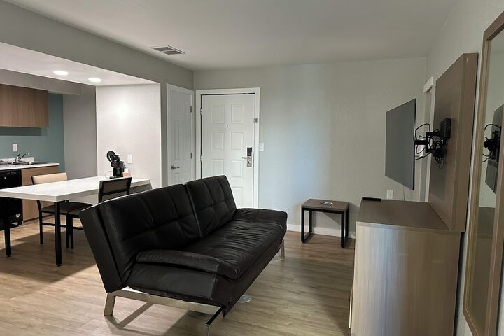 Room 18 of 38