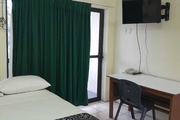 Room 4 of 10