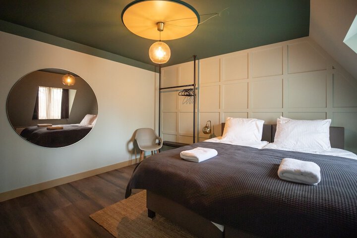 Room 7 of 39