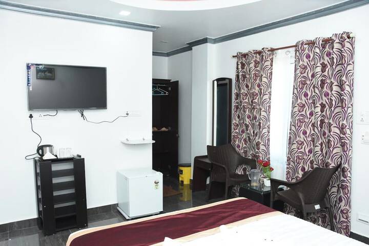 Room 4 of 40