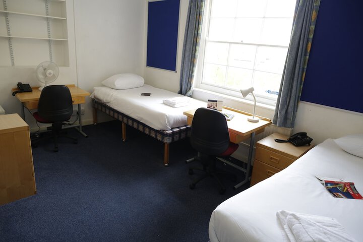 Room 14 of 16