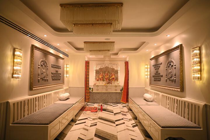 Hotel Interior 5 of 37