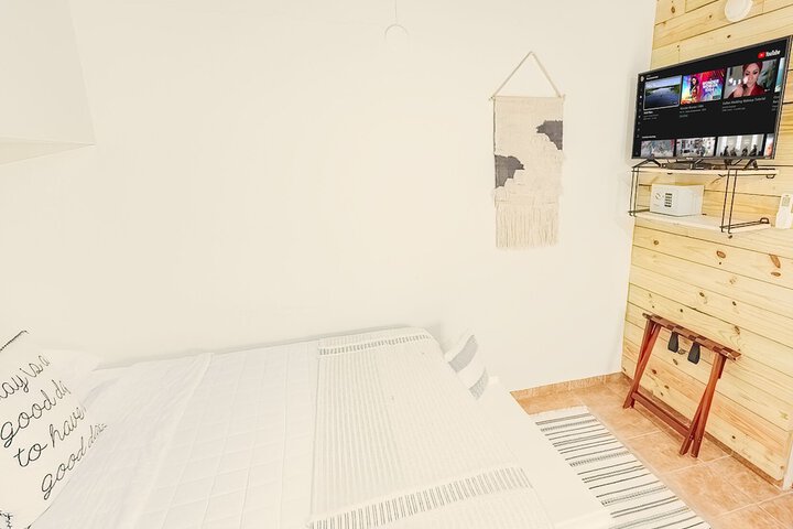 Room 11 of 28