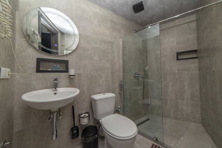 Room 32 of 45
