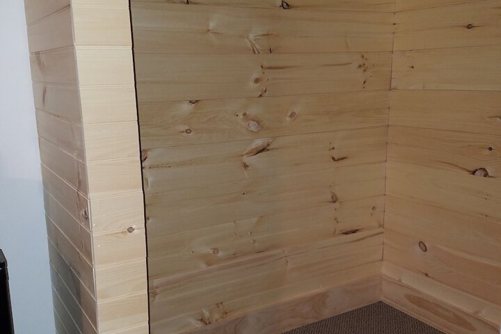 Room 2 of 37