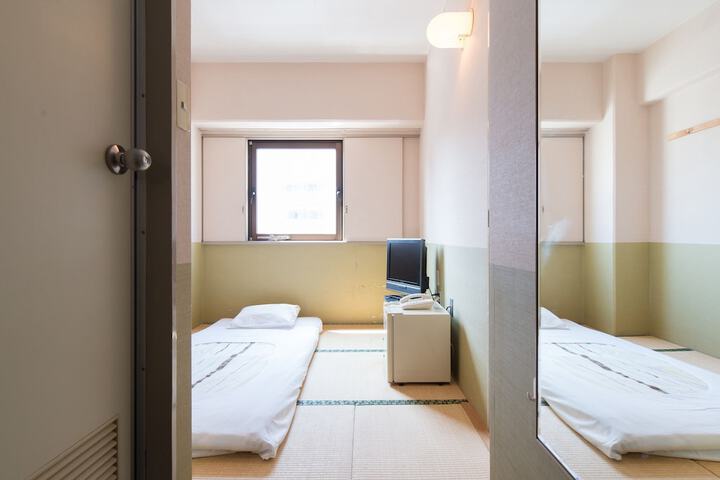 Room 13 of 95