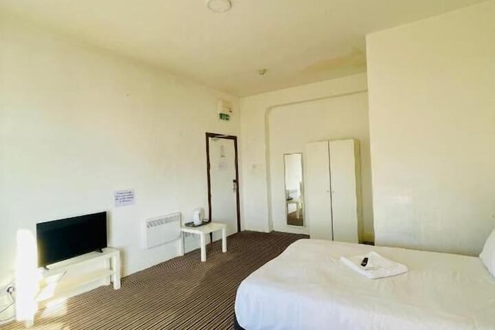 Room 16 of 49