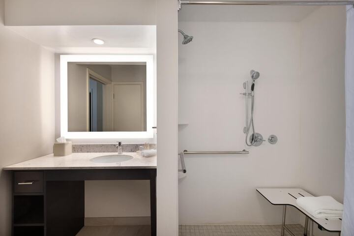 Room 30 of 49
