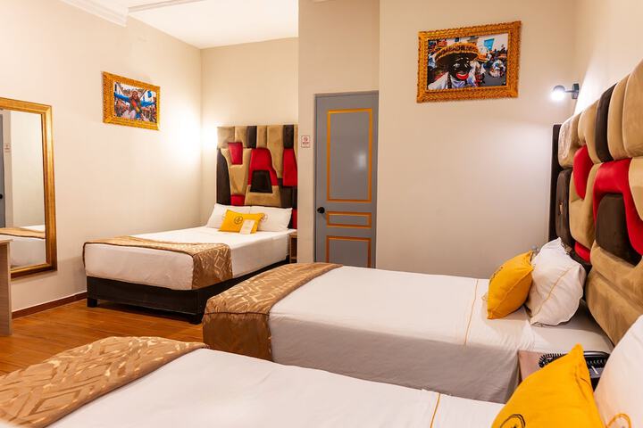 Room 35 of 81