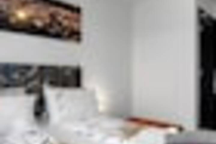 Room 128 of 219