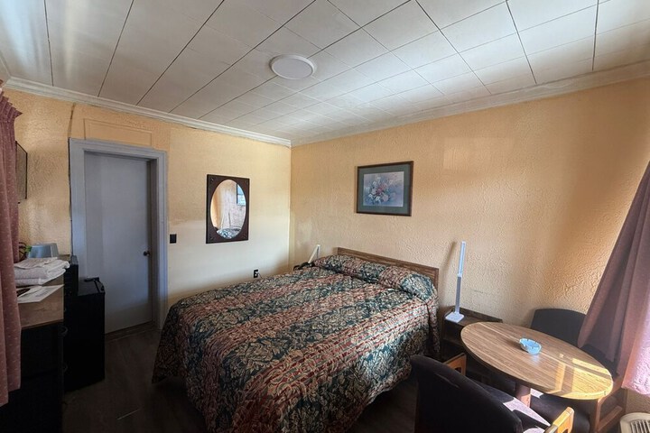 Room 11 of 39