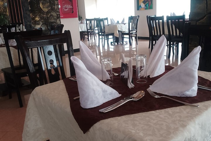 Dining 13 of 19