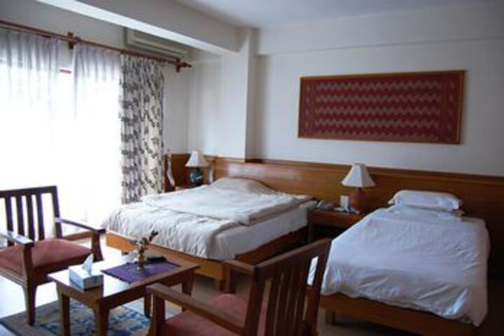 Room 13 of 27