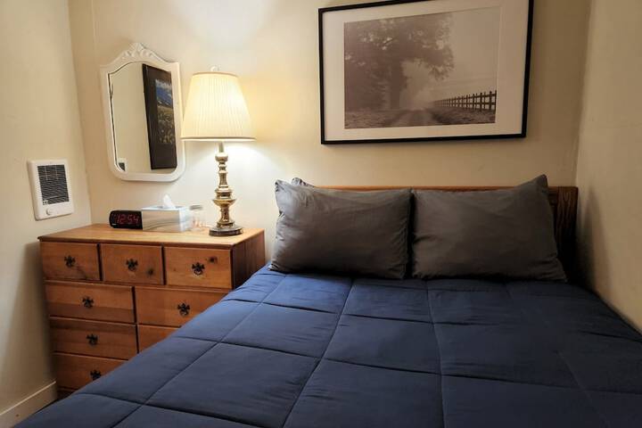 Room 27 of 46