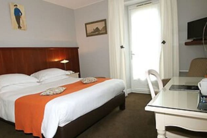 Room 7 of 28