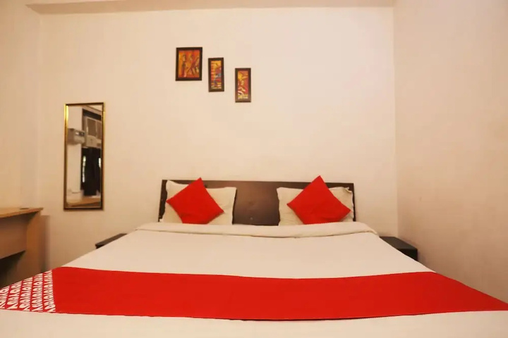 Room 3 of 17