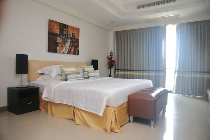 Room 5 of 75