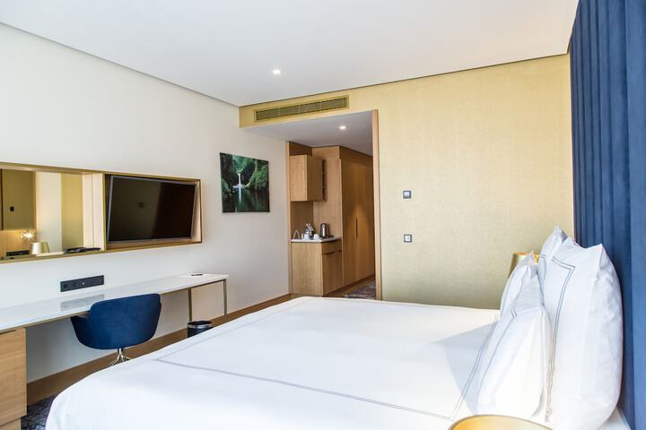 Room 29 of 80
