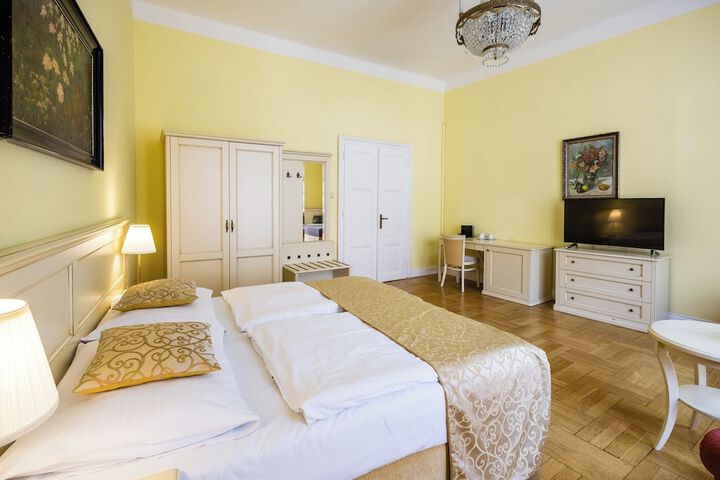 Room 35 of 119
