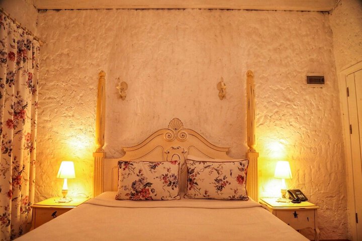 Room 17 of 35