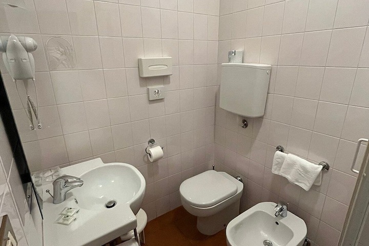 Room 21 of 50
