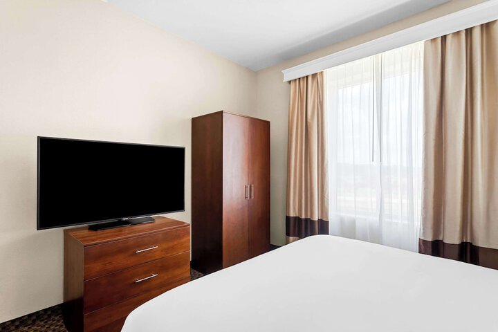Room 32 of 54