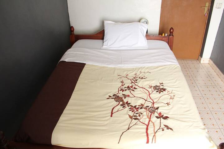 Room 6 of 24