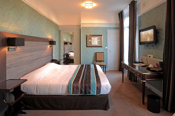 Room 4 of 79