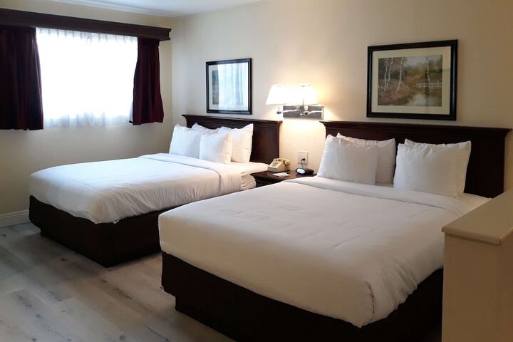 2 Queen Beds (4 of 17)
