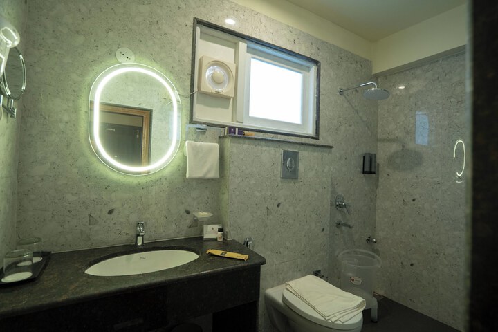 Room 30 of 40