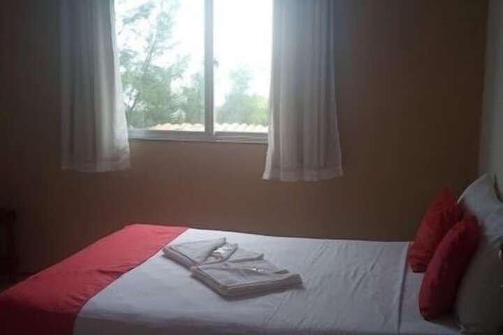 Room 2 of 10