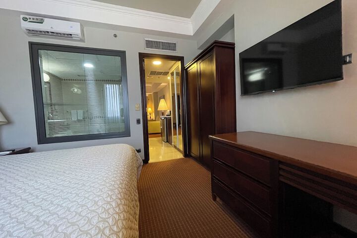 Room 26 of 91
