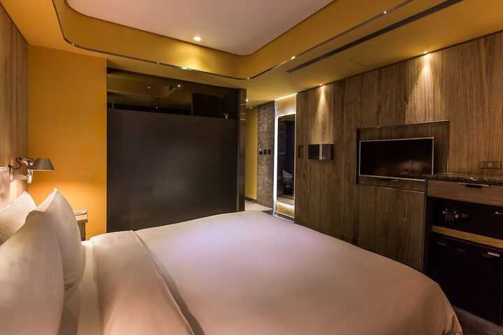 Room 17 of 59