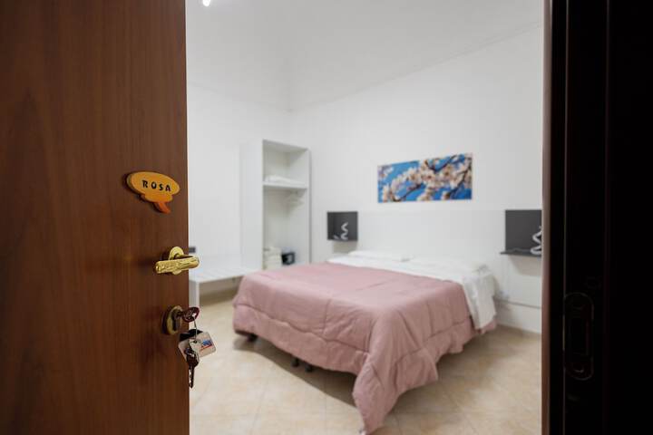 Room 44 of 99