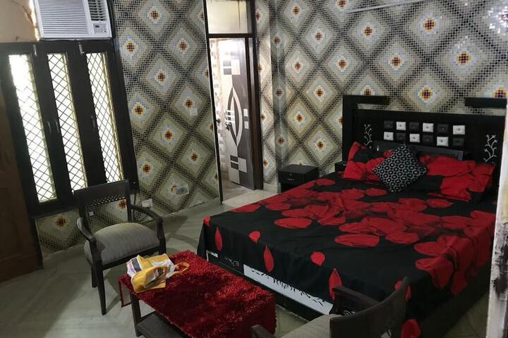 Room 3 of 6